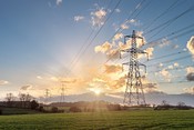 Výroba elektřiny se decentralizuje, přenosová síť může být v ohrožení