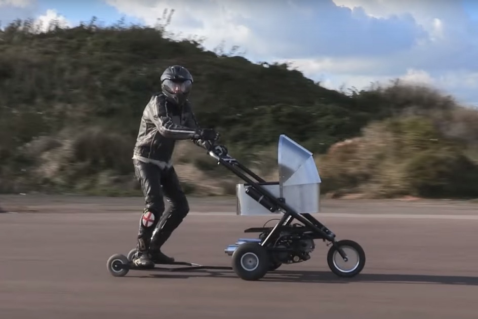 Šílený MacGyver Colin Furze: Dal motor do kočárku i autíčka z autodromu a překonal rekordy